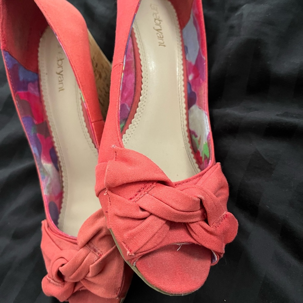 Lane Bryant Coral Ribbon Peep toe wedges size 11